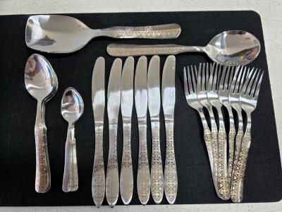 28-Piece Flatware Set, Etched Geometric Pattern, Red Felt Tray Included