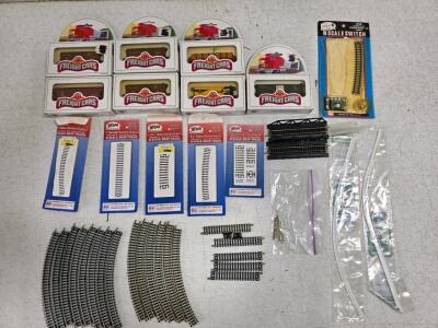 N Scale Atlas Snap-Track Lot with 6 Freight Cars, Switch, Bridges & Accessories, ~22ft Total Track