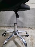 Black Swivel Salon Stool with Loop Backrest, Chrome Base, Adjustable Height, Rolling Casters - 4