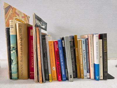 Mixed Lot of 22 Hardcover and Paperback Books Including "History of Art" and "Confessions of an Advertising Man"