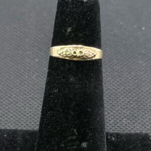 Black Hills Gold J.C.Q. 10K/12K Ring with Floral Grape Leaf Motif
