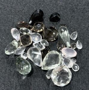 Mixed Lot of 26 Faceted Quartz Gemstones &ndash; 50-100 Carats, Various Shapes and Colors