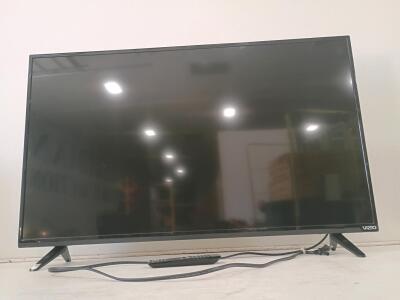 Vizio E40-C2 40-Inch Full HD 1080p LED Smart TV with Remote, HDMI, Netflix/Amazon Apps, Working