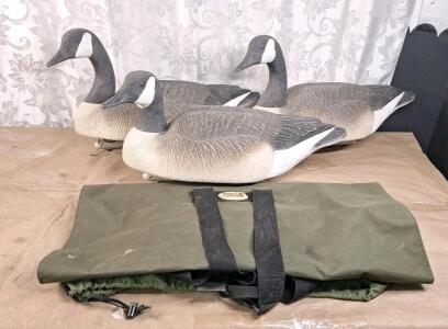(3) Vintage Big Foot Canadadian Geese, Large Full Body Plastic Decoys W/ Sinker Weights & Storage / Transport Bag