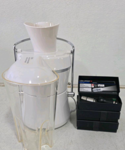 Working Centrifugal Juicer, Stainless Steel Filter, 700W, 3" Chute + LED Lenser Automotive Flashlight 7575