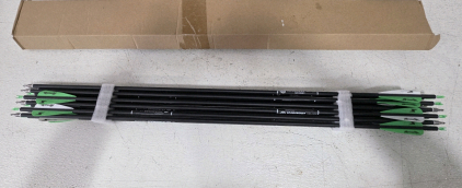 SOSOSHOOT SP-500 Carbon Arrows, 30" Length, 500 Spine, 12pk, Field Tips, Green/White Vanes