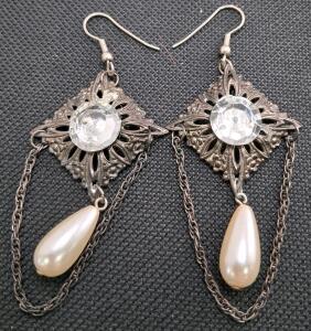 Vintage-Style Dangle Earrings with Faux Pearls and Clear Faceted Stones