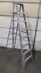 Werner 8' Step Ladder w/Tray