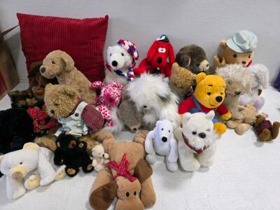 Lot of 22 Plush Stuffed Animals &ndash; Teddy Bears, Winnie the Pooh, Clifford & More, 6&ndash;16 in