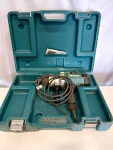 Makita TW1000 1" Corded Impact Wrench, 1,000 N&middot;m Torque, 1,400 RPM, 1,500 IPM
