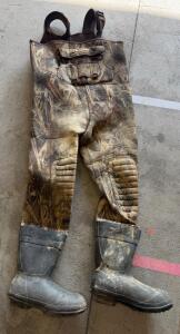 Cabela's Classic Series II Neoprene Boot-Foot Chest Waders, Men&rsquo;s Size 11R Camo