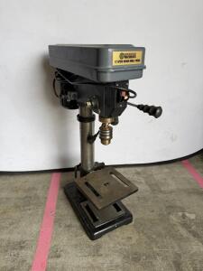 Central Machinery 12-Speed Bench Drill Press, 5/8" Chuck, 300-2900 RPM, 120V, Serial 366851318