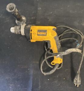 DeWalt DW511 1/2" VSR Hammer Drill, 8.5A, 0-3000 RPM, 0-51000 BPM, Corded, Side Handle, DFW7GJX ( Works )