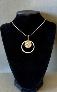 Large Gold-Tone Rope Chain Necklace With Circular Abalone Shell Pendant, Hammered Finish