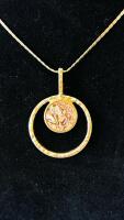 Large Gold-Tone Rope Chain Necklace With Circular Abalone Shell Pendant, Hammered Finish - 2