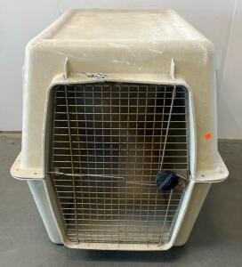 Large Heavy-Duty Plastic Dog Crate, Metal Door, Dual Side Vents,