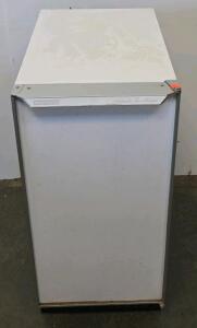 Scotsman DCE33PA-1WB Undercounter Ice Maker, 30 lbs/day, 26 lbs Storage, Gourmet Cubes