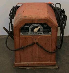 Lincoln Electric AC-225-S Arc Welder, 225A, 230V, Stick Welder, Cables, 20% Duty Cycle, USA