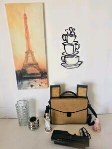 Woven Rattan Messenger Bag with Faux Leather Trim, Adjustable Strap, Flap Closure, Shredder, Wall Decor