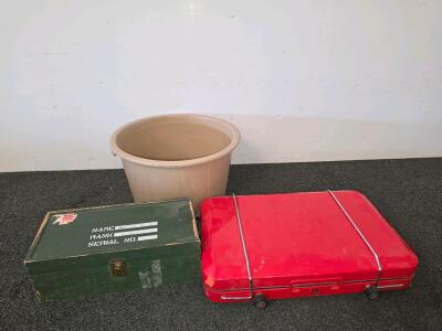 Vintage Turistas Portable Two-Burner Camping Stove, Integrated Case, Red, Includes Regulator