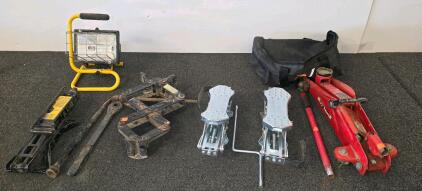 Automotive Lifting Equipment Lot: Variety of Jacks, Stands, Work Light (plugged in and functioning) Bag