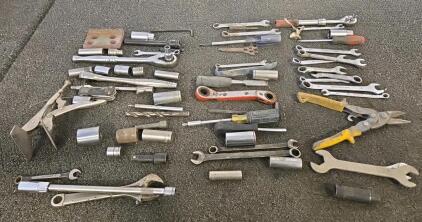 Large Lot of 50+ Pittsburgh, Husky, Craftsman Hand Tools: Sockets, Wrenches, Ratchets, Pliers