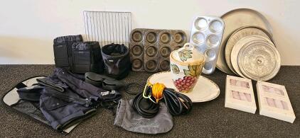 Vintage Dynex Muffin Pans, G3 Rutschblock Cord, Yanibest Curling Rods, Kitchen & Outdoor Lot (D)
