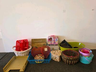 Large Mixed Lot &ndash; Buzz Lightyear, Doc McStuffins, Action Figures & Baskets, 40&ndash;60 Pieces