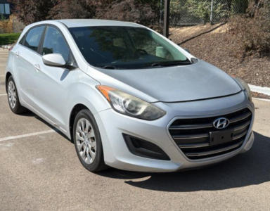 2017 HYUNDAI ELANTRA GT - FWD