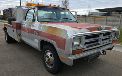 1989 DODGE D-350 - 62K MILES! TOW ARM FUNCTIONS!
