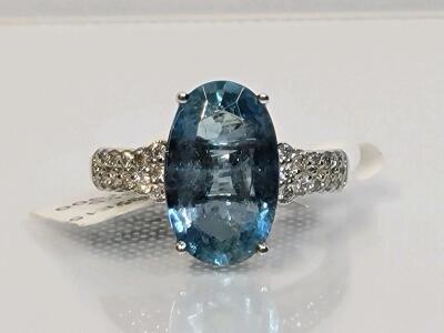 Platinum 4.21ct Oval Aquamarine & 0.30ct Diamond Ring GIA Certified, 5.4g PT900
