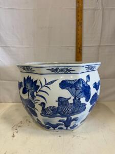 Large Blue & White Octagonal Chinese Porcelain Planter, Fishbowl 11.5&rdquo;H x 13.5&rdquo;W, Mandarin Duck Motif
