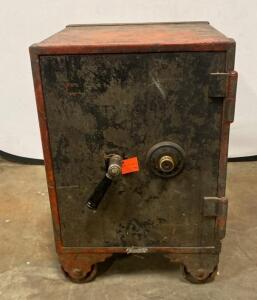 Mosler Fire & Burglary Safe, Class TR FI-D, SMNA Certified, Wheels, Dual Lock Drawers, ~500 lbs ( T2 )