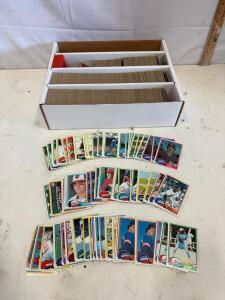 1980 Topps Baseball Card Lot Approx. 900 Cards w/ Ron Guidry Rodney Scott Rick Waits + Box & More