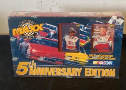 1992 MAXX NASCAR 5th Anniversary Edition Factory-Sealed 300-Card Box Set