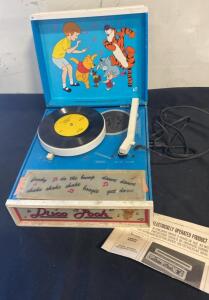 Sears Disco Pooh Model #2913 Children's Portable Record Player &ndash; 1970s, 33/45 RPM, Original Manual ( Powers On )