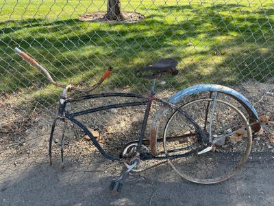 Vintage 1950s&ndash;1960s Cruiser Bicycle Frame &ndash; Steel, 26" Wheels, Restoration Project