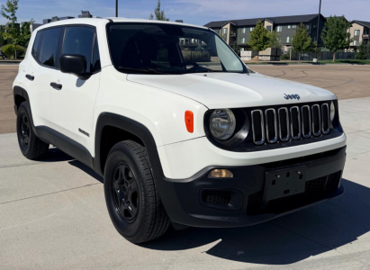 2015 JEEP RENEGADE - 4X4!