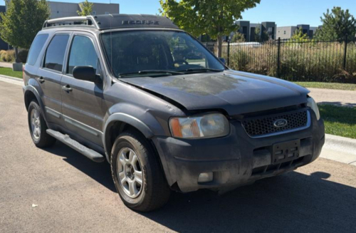 2003 FORD ESCAPE - AFTERMARKET STEREO!