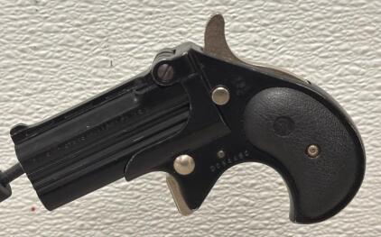 Davis D32 Mag Derringer, .32 H&R Magnum, Blued Finish, Serial D054450, 3.5" Barrel, USA