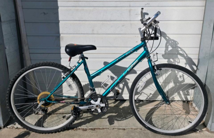 Royce Union DIVA MT Mountain Bike, 18-Speed, 26" Wheels, Teal Blue