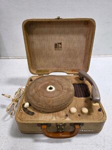 Powers on RCA Victor 6-EMP-2A Portable Record Player, 1955, 3-Speed, Built-in Speaker