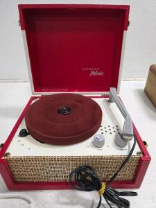 Powers on Webcor 1912 Melody Portable Record Player, 4-Speed, Built-in Speaker, Vintage 1959 Model