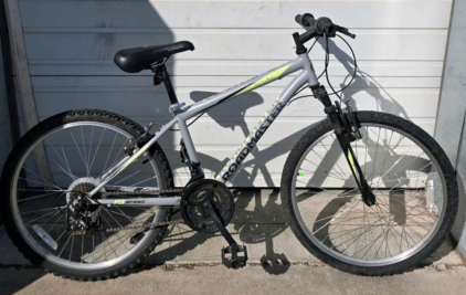 Roadmaster Granite Peak 26" Mountain Bike, 18-Speed, Front Suspension, Gray/Yellow