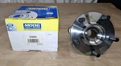 (1) MOOG 513294 Front Wheel Bearing & Hub Assembly For 2007&ndash;2012 Nissan Altima