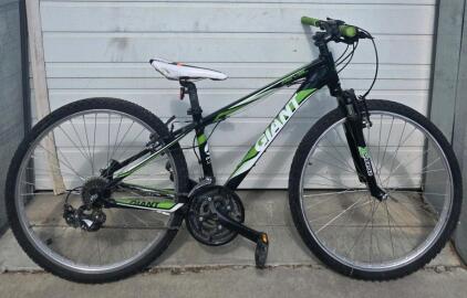 Giant Revel Mountain Bike, 26" Wheels, 21-Speed, Front Suspension, Aluminum Frame