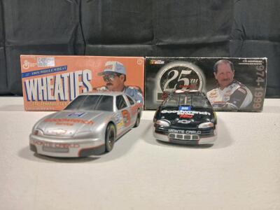 Dale Earnhardt #3 1:24 Diecast Chevy Monte Carlo Wheaties 1997 & 25th Anniv. Box Set