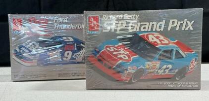 AMT Ertl #6740 Ford Thunderbird Coors Light Bill Elliott & Richard Petty STP Grand Prix NASCAR Model Kit Sealed