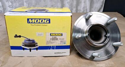 (1) MOOG 512493 Rear Wheel Bearing & Hub Assembly For 2012-2015 Dodge Grand Caravan