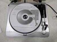 Innovative Technology ITUT-201SVR USB Turntable, 33/45 RPM, Manual & Driver CD, Dust Cover - 3